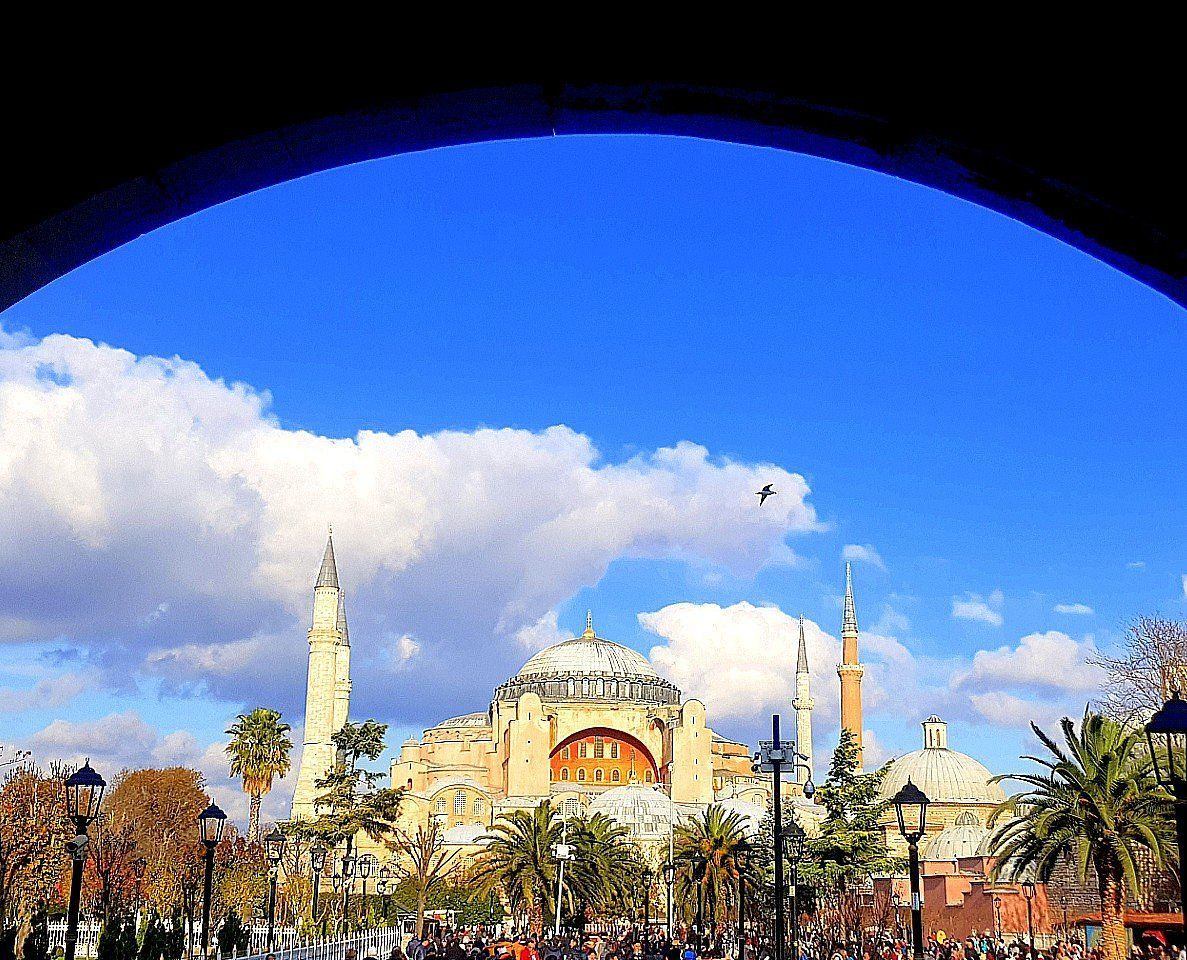 Sultanahmet’s Spectacular Sights: Unveiling the Beauty of Blue Mosque and More